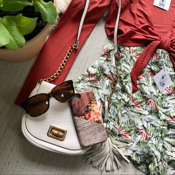 ReVamped Burnt Red Stretchy Tie Top size Medium Polyester Spandex Blend Crop Top - Picture 15 of 16